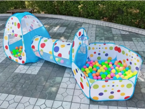 Bērnu spēļu trase (telts, tunelis un bumbiņu baseins), 2,7 m gara