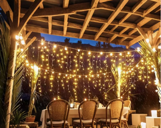 Āra un iekštelpu Ziemassvētku LED virtene “lāstekas”, 100 LED, 10 m, silta gaisma